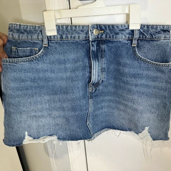 Zara Ripped denim Mini Skirt blue women size Large - Picture 2 of 10